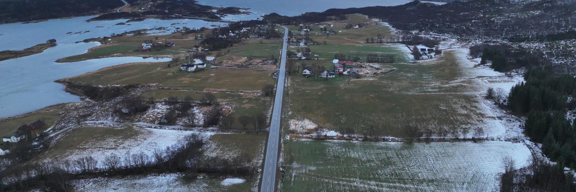 Fv. 17 mot Godøystraumen desember 2025