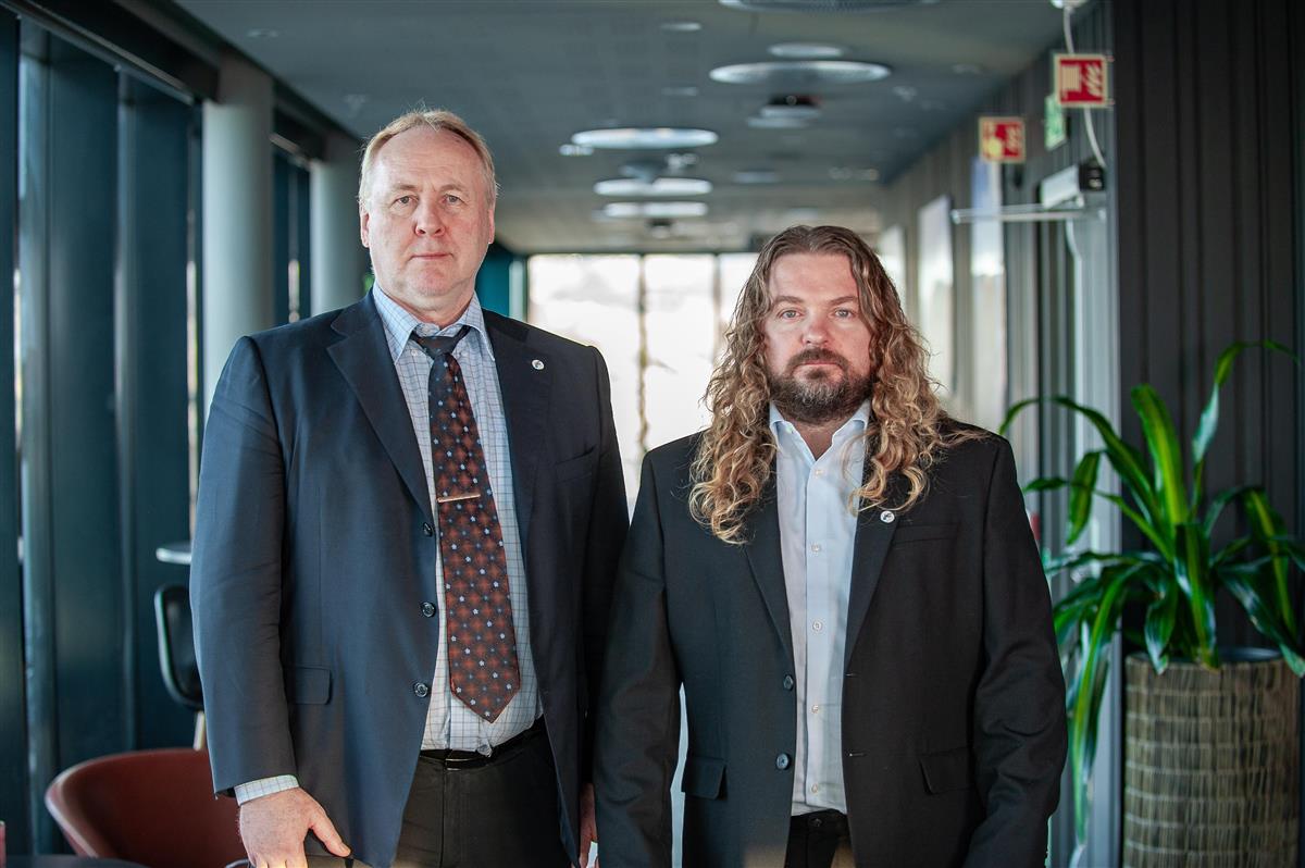 Bilde av to menn. - Klikk for stort bilde