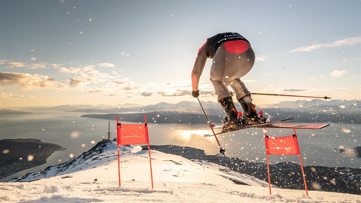 Alpin kjører i farta. Foto - Klikk for stort bilde