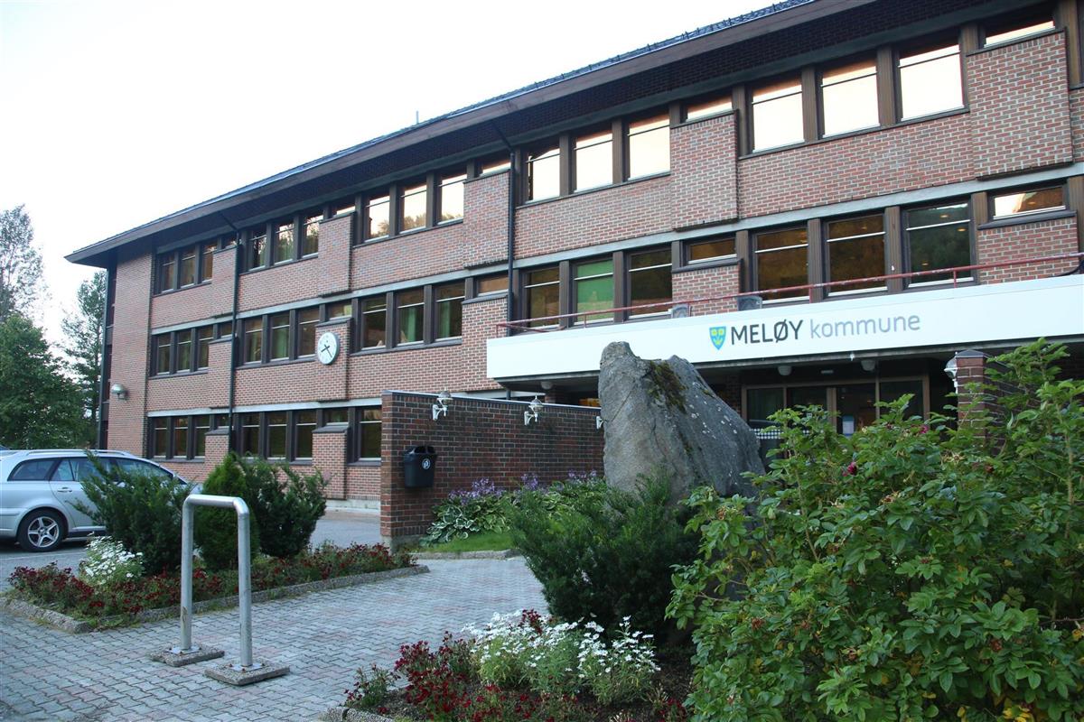 Kommunehuset i Meløy - Klikk for stort bilde