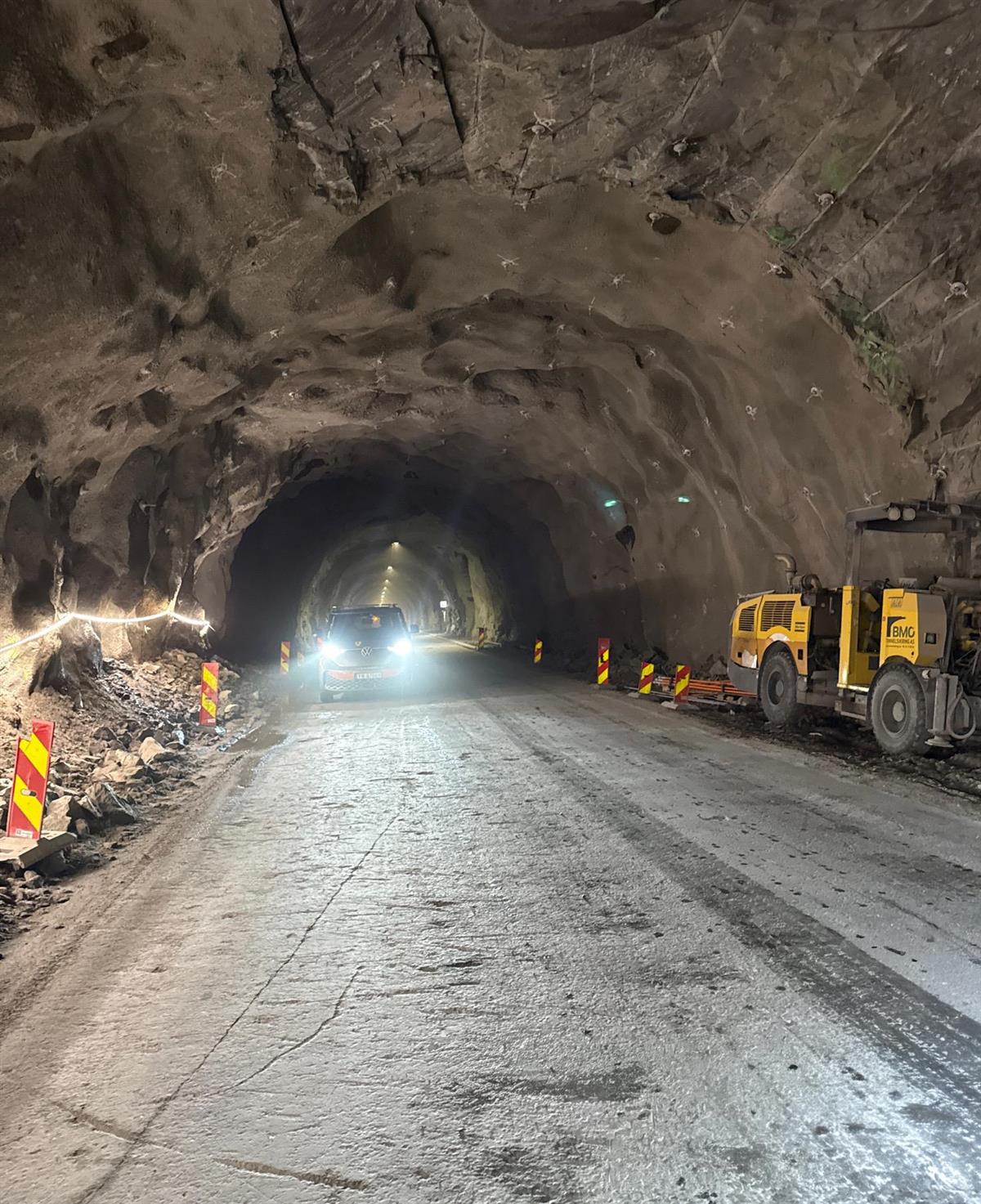 Tunnel med veiarbeid.Foto. - Klikk for stort bilde