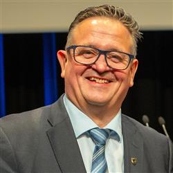Profilbilde av Eivind    Holst