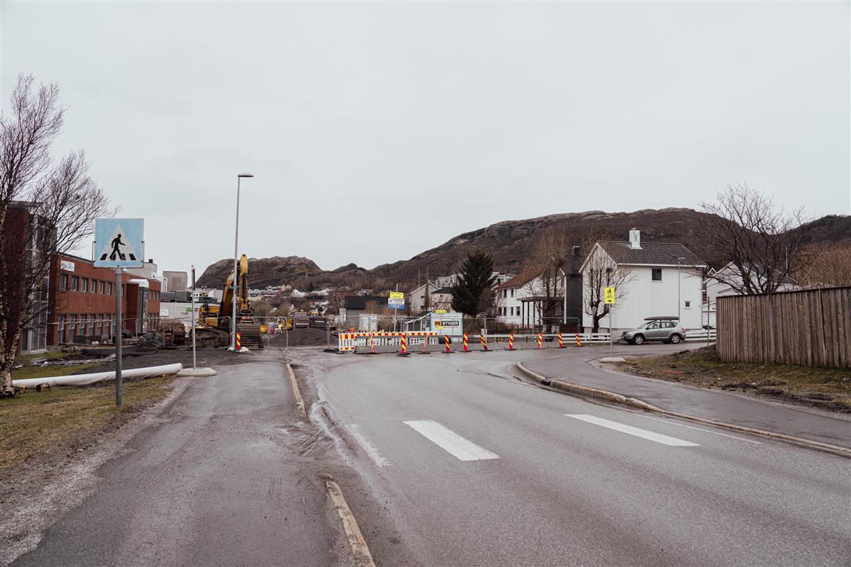 gate med bolighus, anleggsområde. Foto - Klikk for stort bilde
