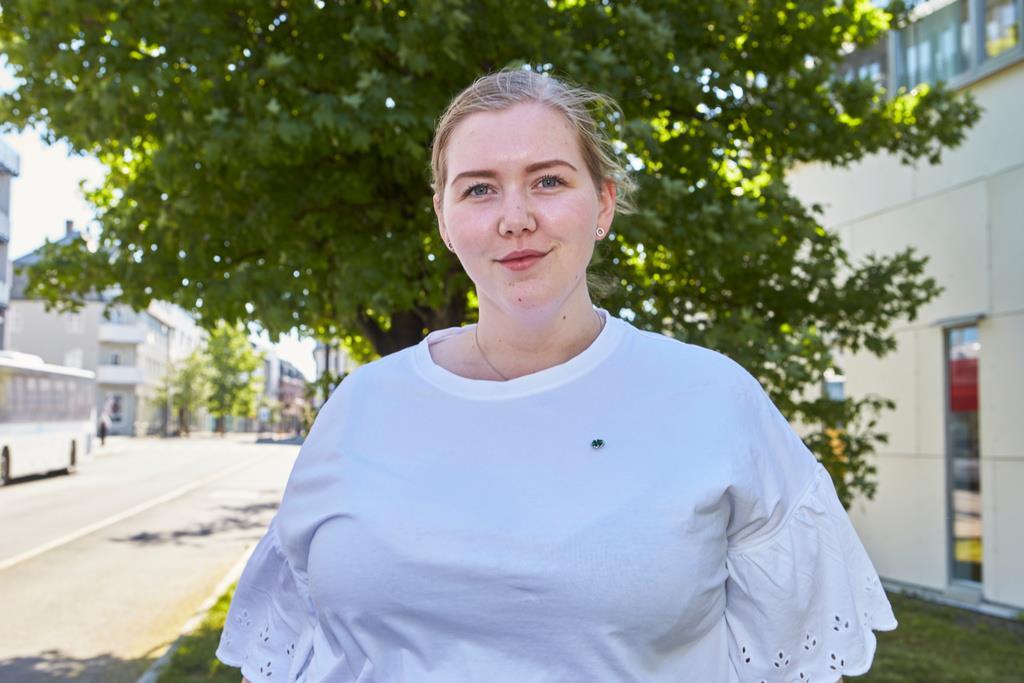 Bilde av ung kvinne. - Klikk for stort bilde